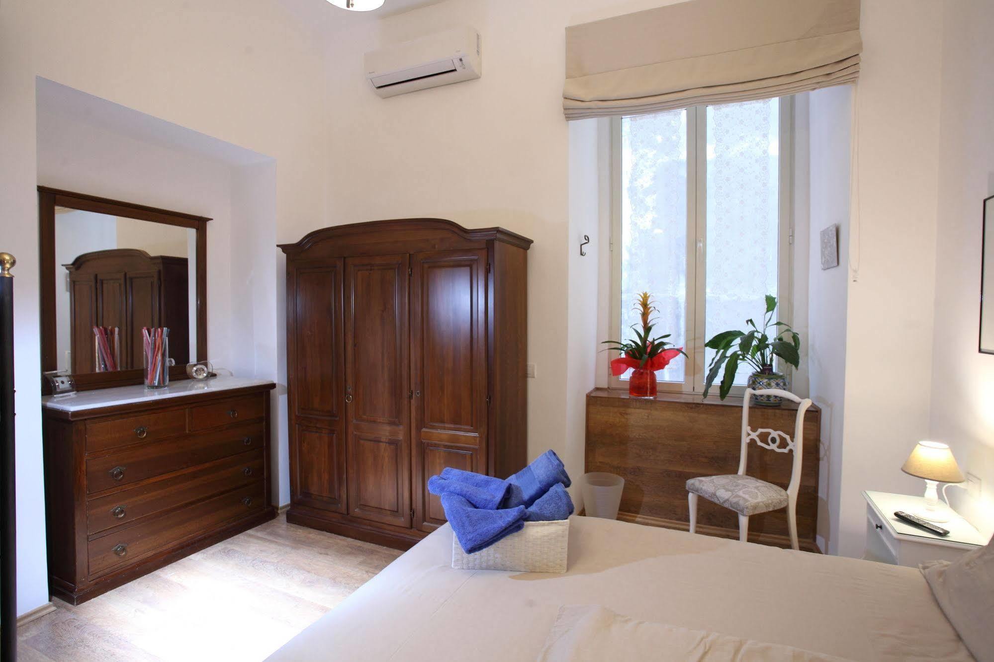 Napoli Pietrasanta Lt Bed and Breakfast Eksteriør billede