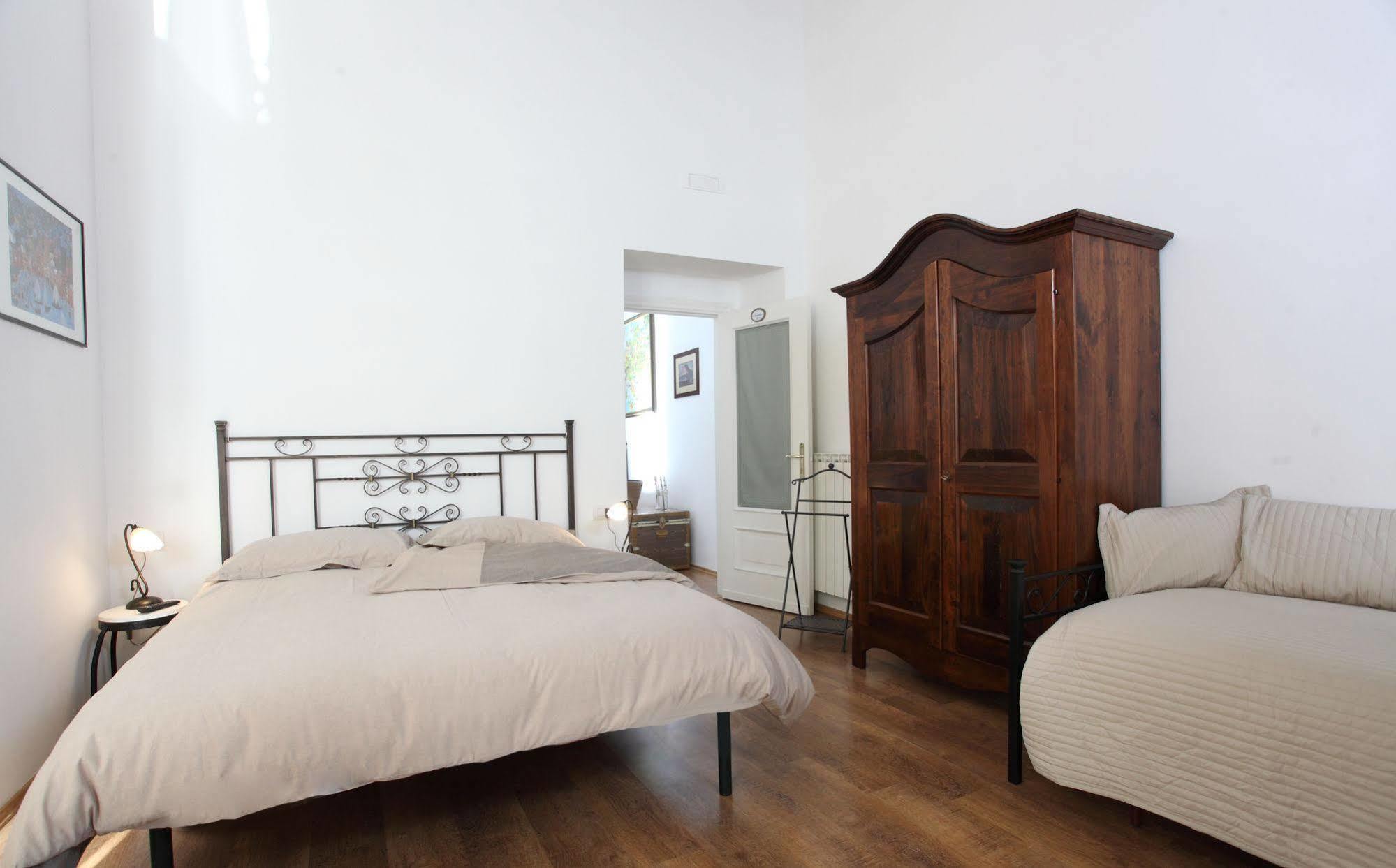 Napoli Pietrasanta Lt Bed and Breakfast Eksteriør billede